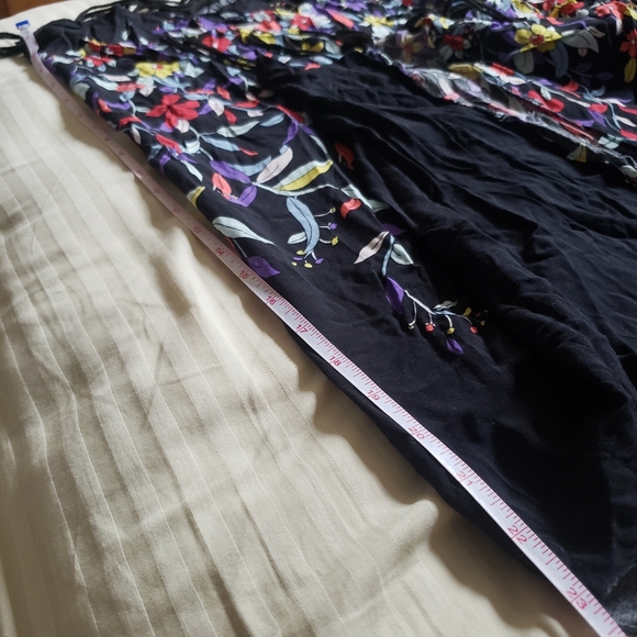 Floral kimono in black base - Picture 4 of 5